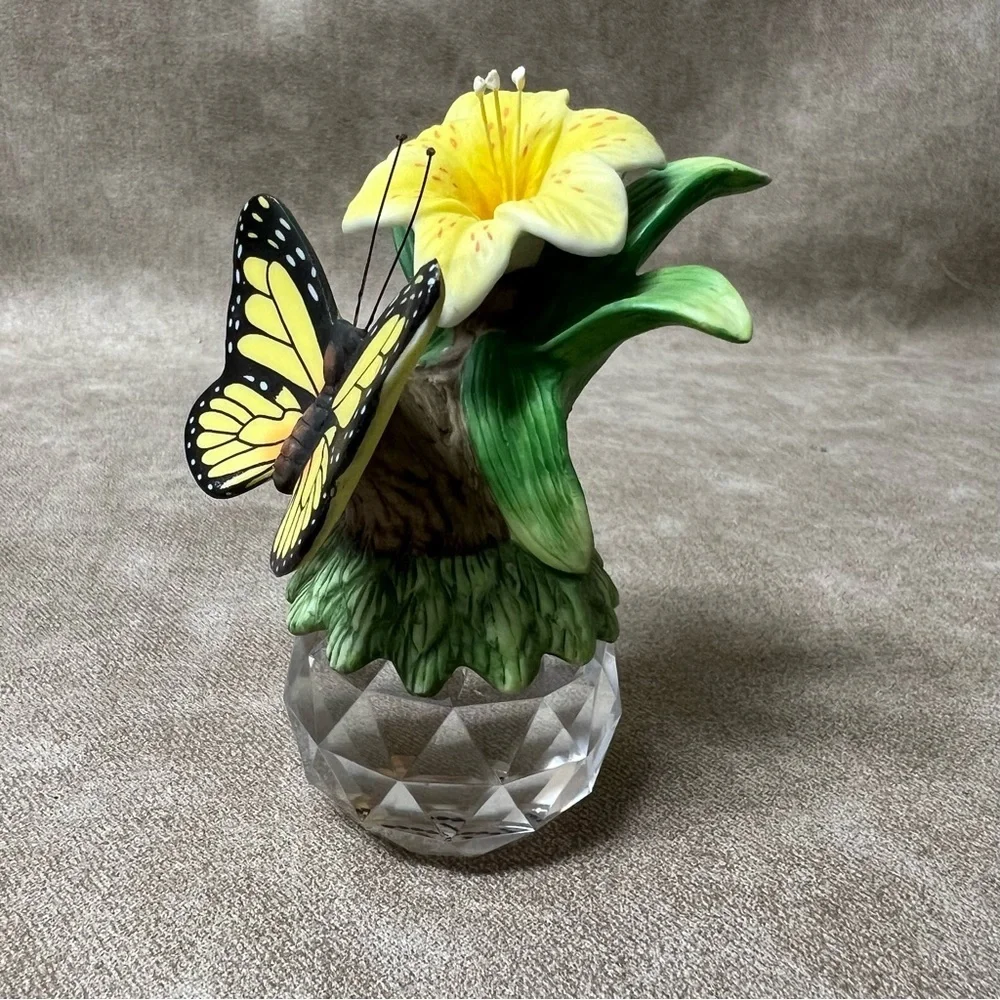 Seymour Mann Porcelain Monarch Butterfly & Yellow Lily Blossom on crystal ball